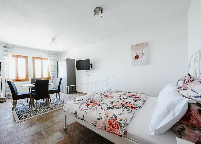 Willa Panoramic View *